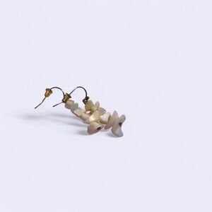 Y2K Creamy Iridescent Sea Shell Chip Earrings